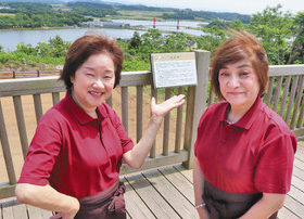 北潟湖一望　カフェ登場　元農産物直売所を新装