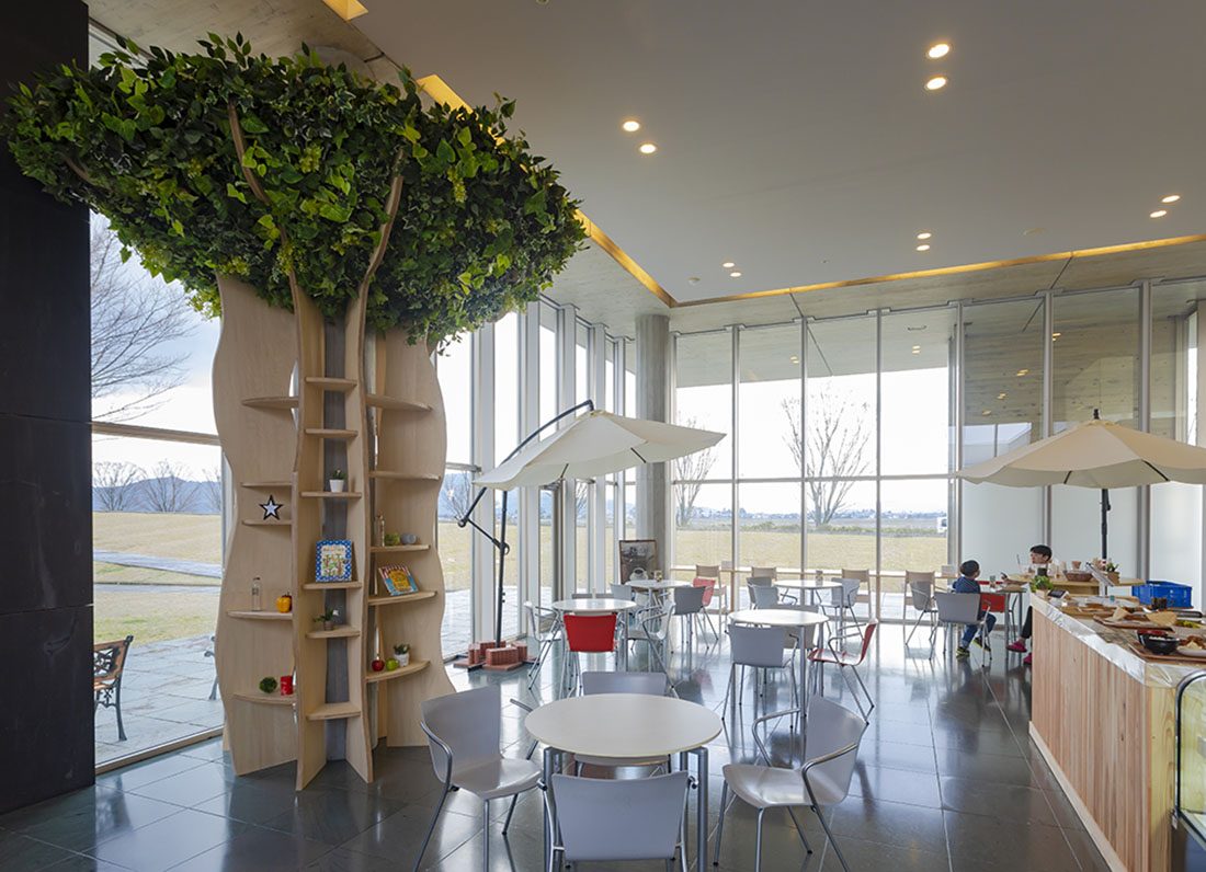 県立図書館内のカフェ 幸せ広がる空間 あすわの木 日々urala ウララ 福井県のおすすめ情報