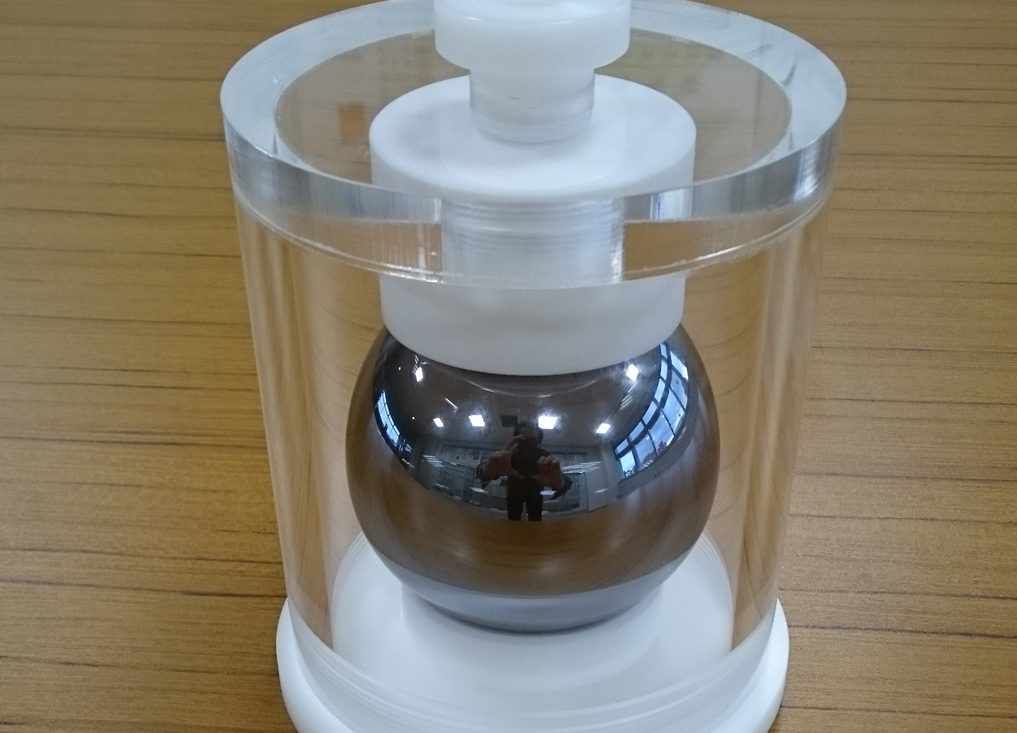 【開催中】若狭にキタ!!期間限定「シリコン単結晶球体」のレプリカ展示会！