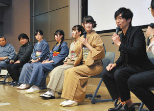 「つむぐ」完成し上映会　撮影の思い出監督ら語る