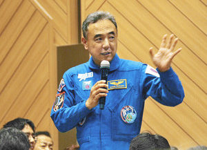 【地域】宇宙の感動いつか君も　古川飛行士が講演