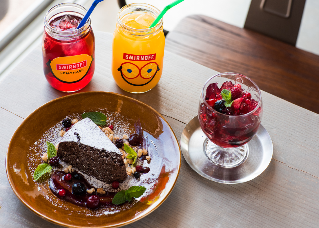 HANG OUT HUNGRY’S(ハングアウトハングリーズ)
選べる「デザート+ソフトドリンクセット」