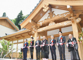 【地域】「柏樹関」の完成祝う　宿泊施設２６日オープン