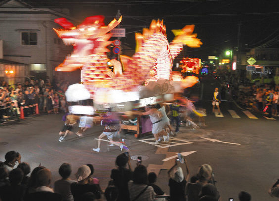 越前町 ２年ぶりあさひまつり あんどん山車「回せっ」