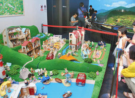 【地域】動物の人形で　巨大ジオラマ