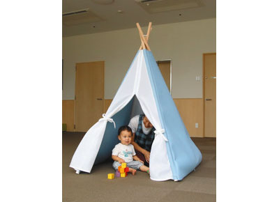 吸音テントで穏やかな保育　敦賀・ジャクエツなど共同開発