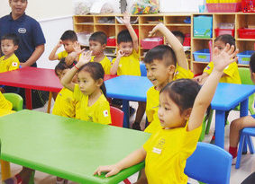 【地域】鯖江の元教諭・岩堀さん　カンボジアの教壇へ