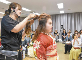 花嫁髪形「ゆるふわ」人気　福井でブライダル講習　美容師最新傾向学ぶ