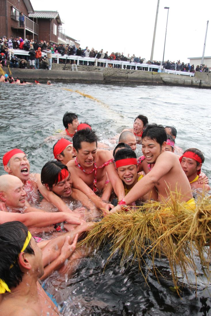 水中綱引き