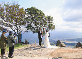 結婚前の２人撮るなら美浜　各所でモデルの撮影会