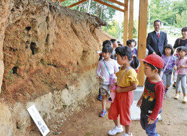 製鉄文化あわらで発信　市文化財・細呂木の遺跡ミニパーク完成