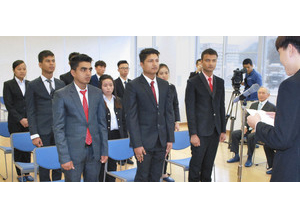 日本語勉強へ意気込み　小浜・青池専門学校　ネパール人ら入学