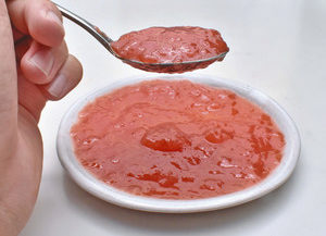 梅ＰＲへ「イチゴ一会」　ゼリー開発　相性絶妙