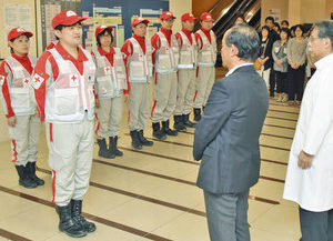 日赤の救護班　長野から帰還