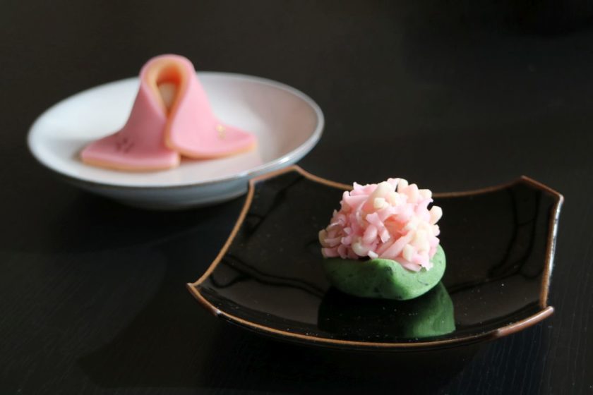 お雛祭りの和菓子作り