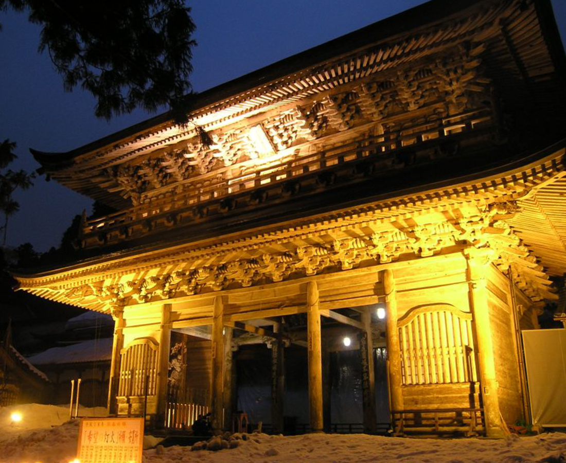 【12/31・1/1】 永平寺ライトアップと除夜の鐘つき　唐門が一般開放される、年に一度の機会！