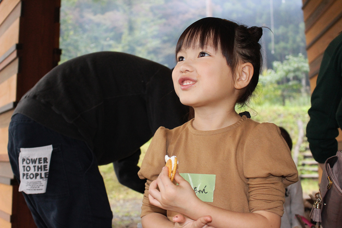 ツリーピクニックアドベンチャーいけだ　楽しむ子供の様子