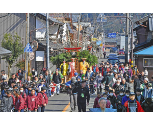 穀豊穣を願い山車巡行　越前市「蓬莱祀」