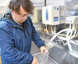 次亜塩素酸水を無料配布　「ウイルス除去に期待」