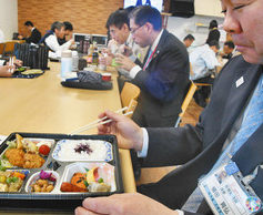 鮮魚店救済で弁当購入　大野市が応援企画