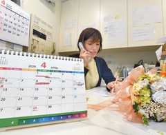 対応追われる式場　結婚式　増えるキャンセル