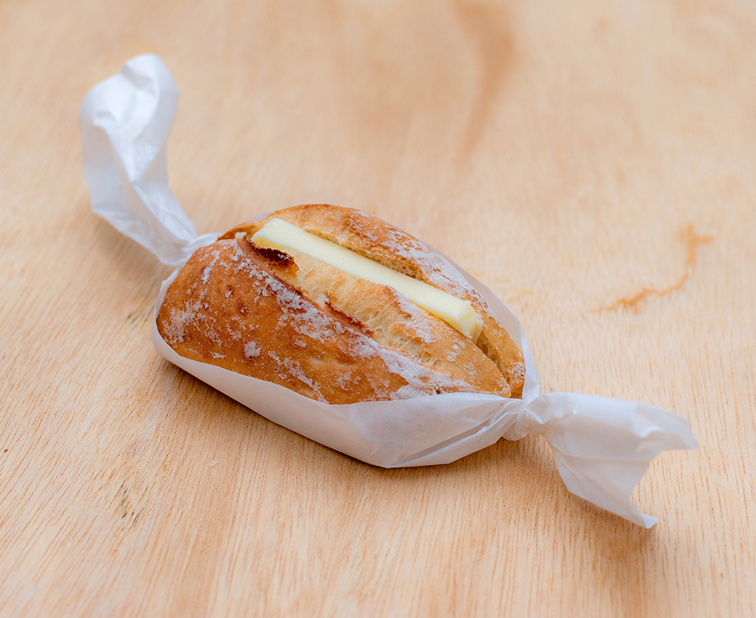 バケットとバターが口の中で溶け合って、うっとりするおいしさ｜ロフティー