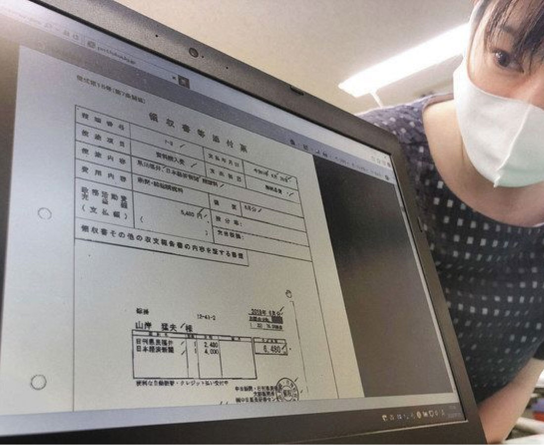 領収書の写し　県議会ＨＰに　政活費の使途　公開