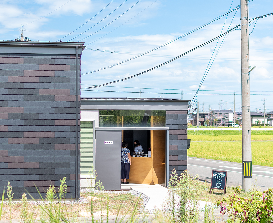 “毎日味わいたい一杯”を。堤防沿いに佇むコーヒースタンド『M COFFEE』