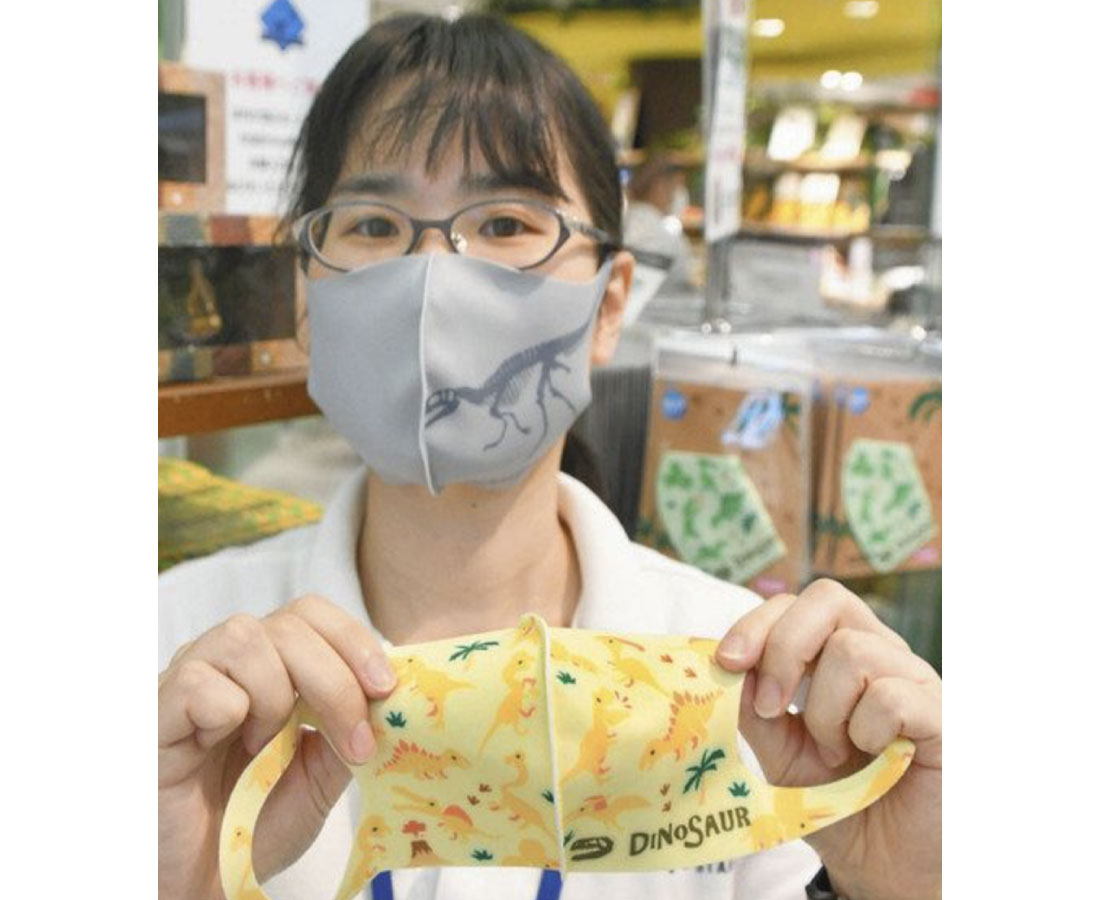 恐竜マスク再登場　先月即完売し追加販売　恐竜博物館