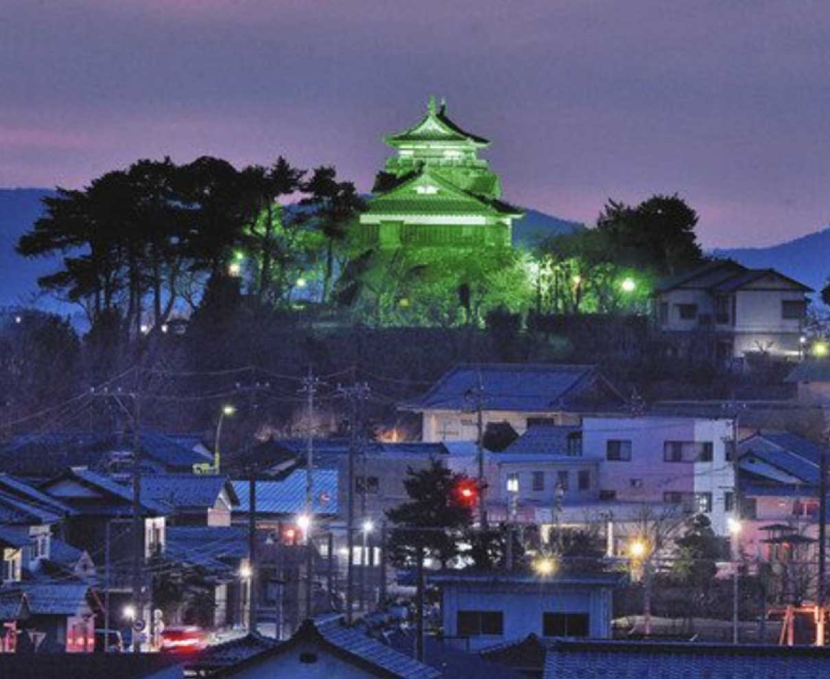 緑色の丸岡城　坂井市、１２日までライトアップし緑内障啓発
