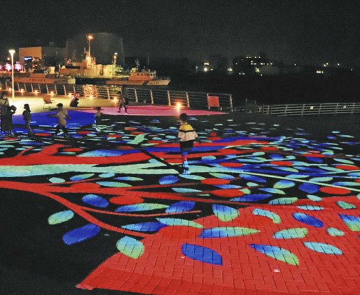 「ユダヤ難民へのリンゴ」投影　敦賀　プロジェクションマッピング金ケ崎緑地で始まる