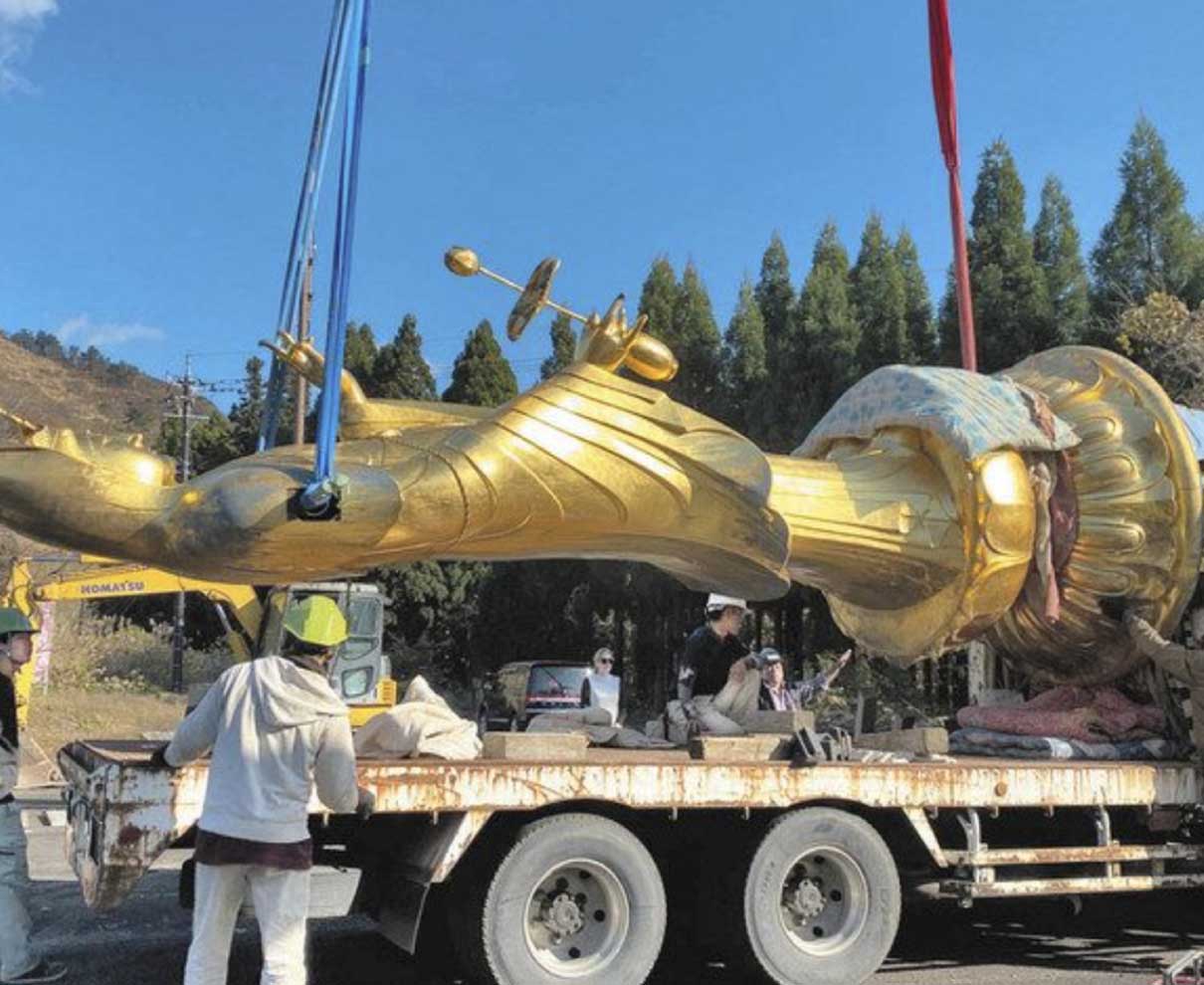巨大観音像、お引っ越し　解体免れ勝山から越前市・金剛院へ