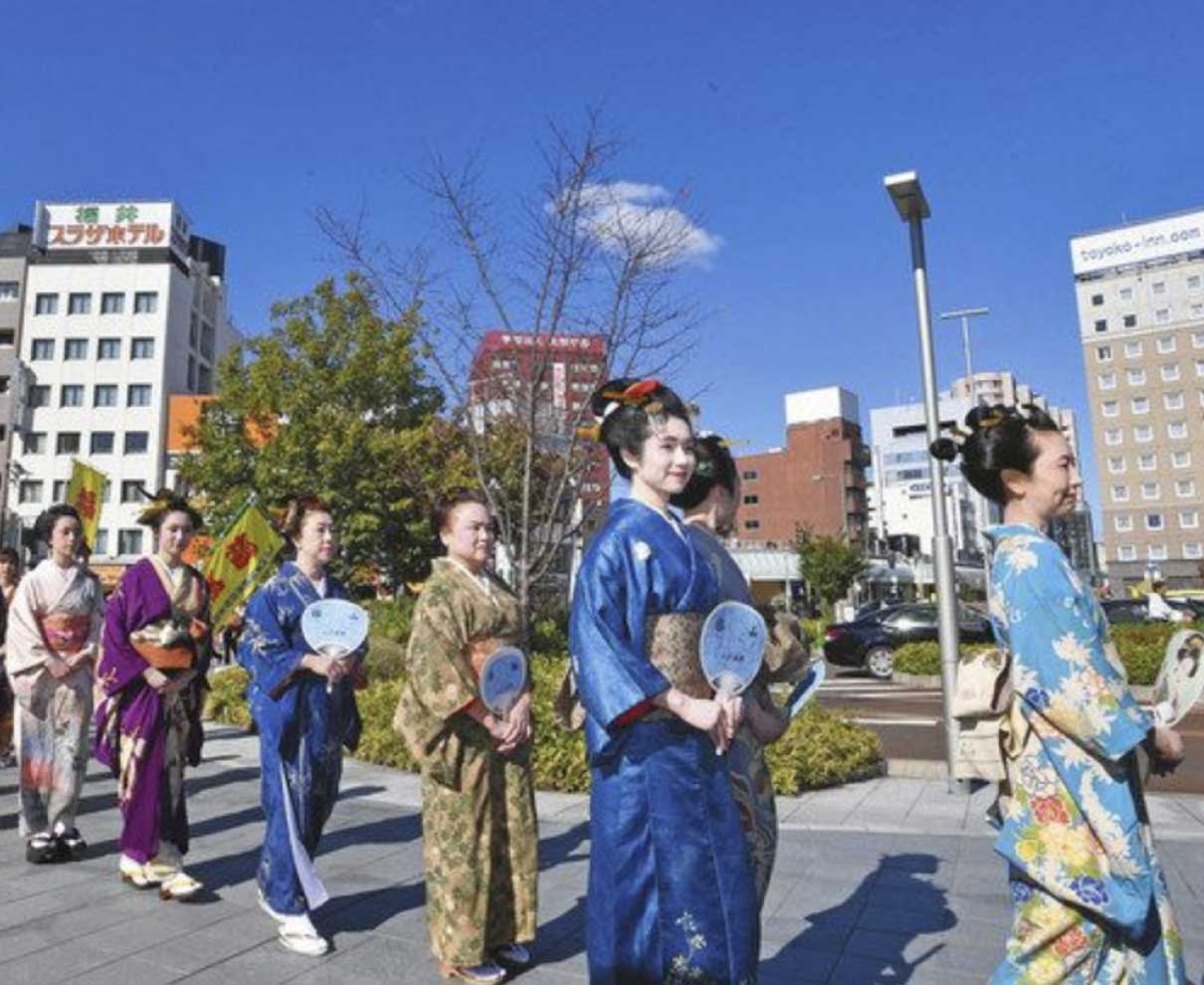 江戸絵巻、福井を練り歩き　県美容業組合が初開催