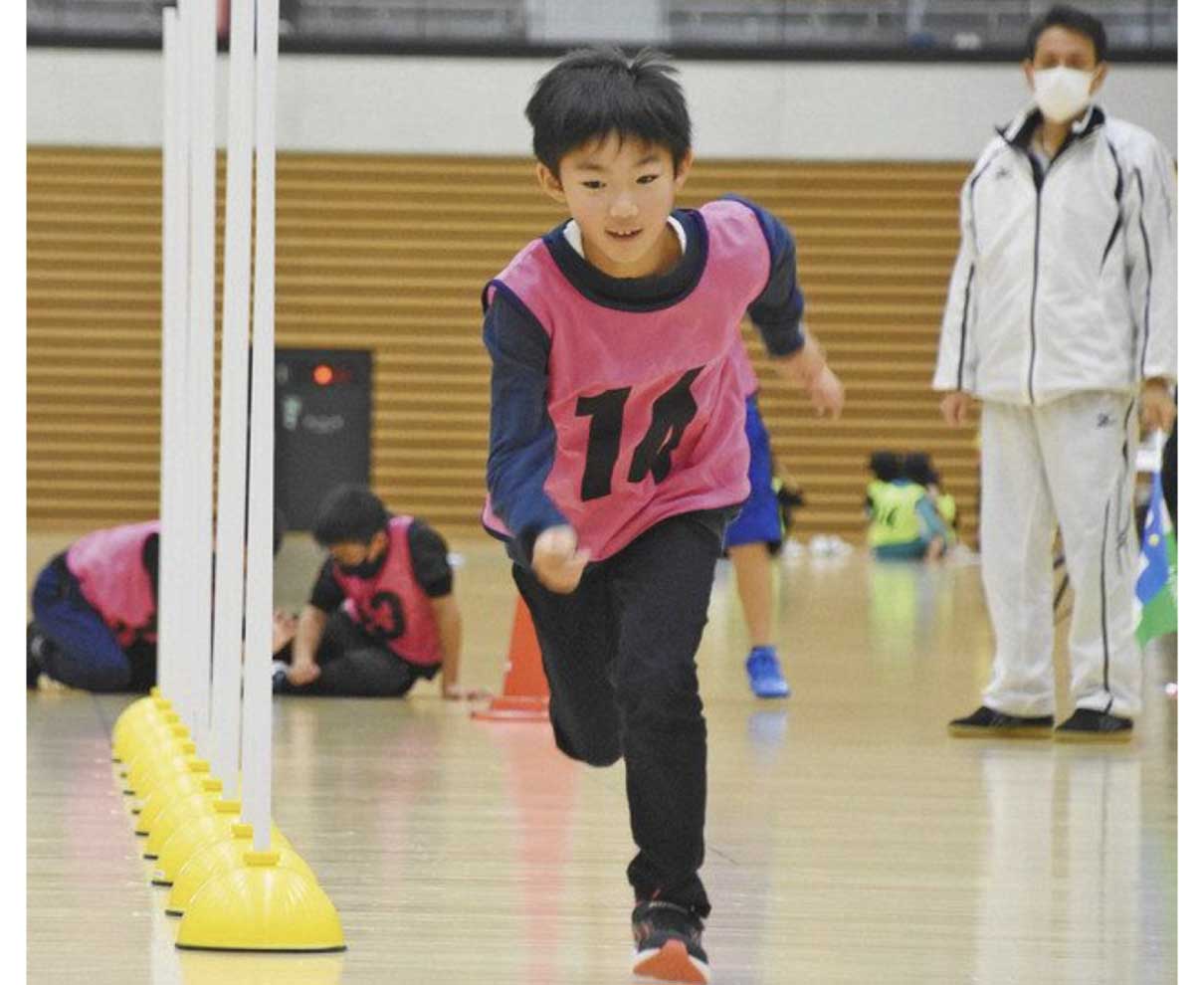 アスリートアカデミー　走力測定し選考へ　小学４、５年生１２０人参加