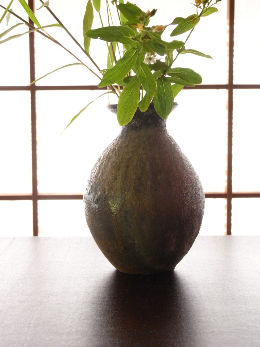 暮らしを愉しむ　―陶器と草木染―