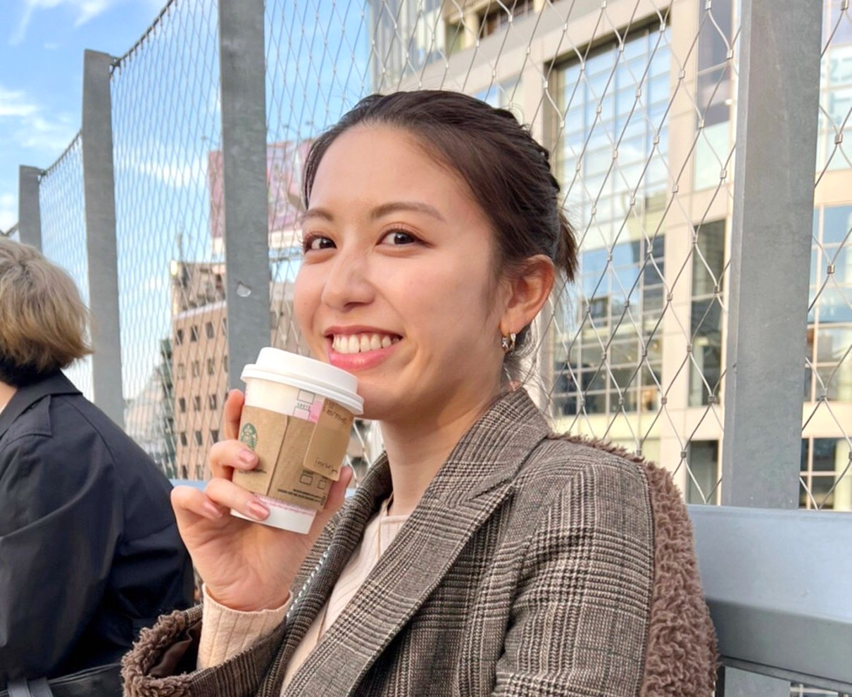 雪国魂でなんとか乗り切った、ノースリーブにショートパンツでの撮影。寒かった…。