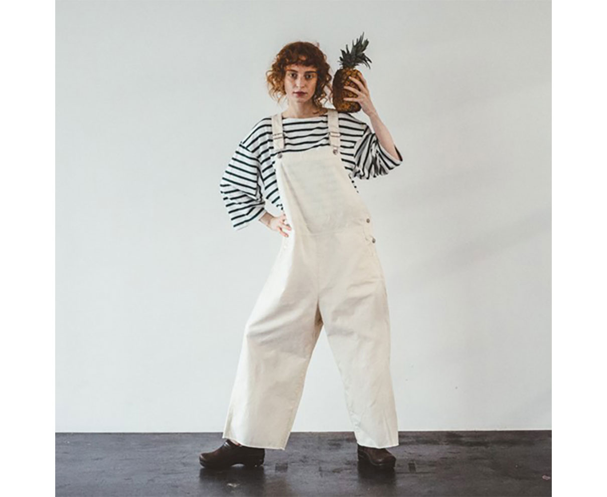 カラフルなアイテムってどう身につける？鮮やかなカラーを取り入れた夏の装いに、レッツトライ！