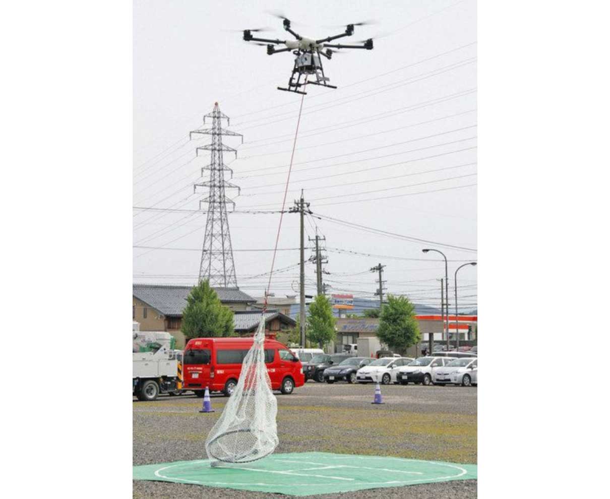 大災害時にドローンの力　北電、県など訓練　資材運搬や障害物撤去　サンドーム福井