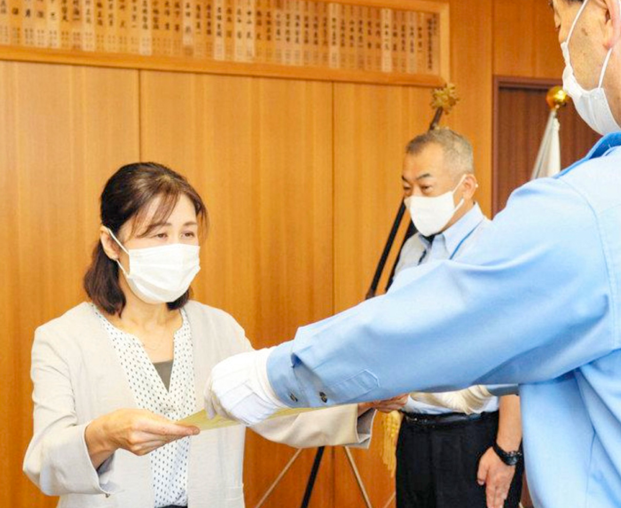 違和感　命救った献身対応　芦原温泉駅近く　手提げかばん一つの女性