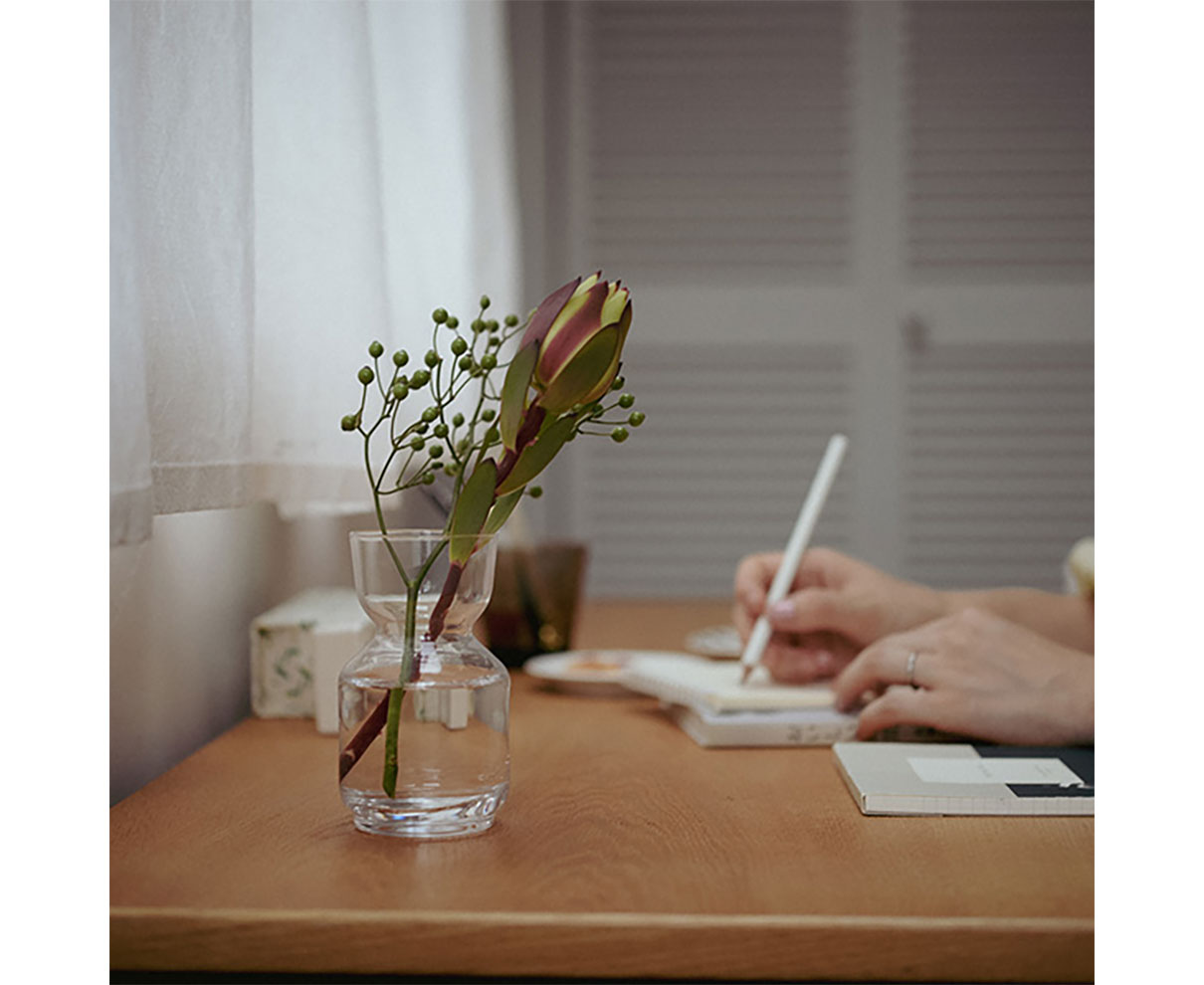 「北欧、暮らしの道具店」のオリジナル花びんがかわいい。憧れの“お花のある暮らし”、今が始めるチャンスかも