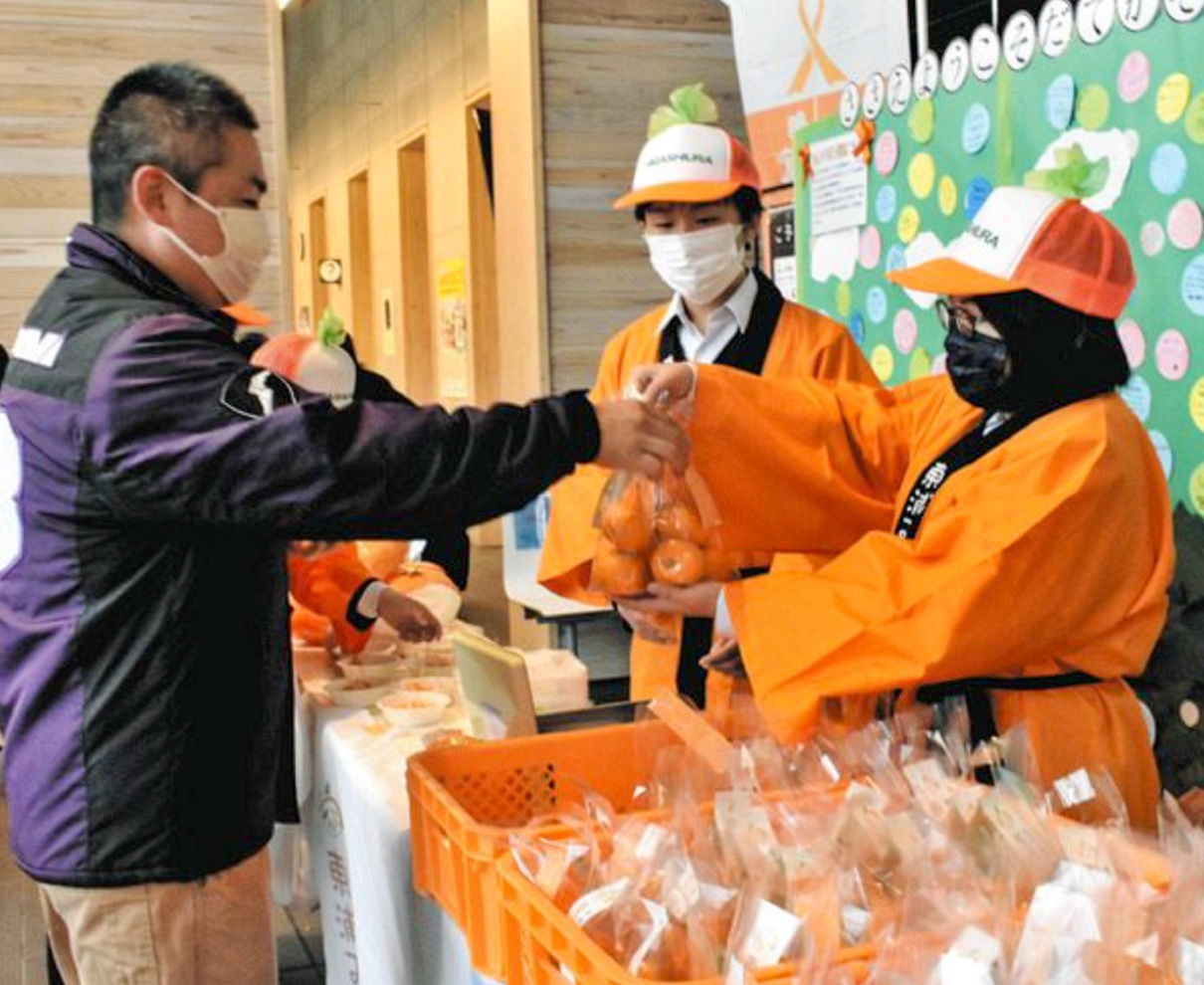 東浦みかん「おいしいですよ」　地元児童ら販売活動