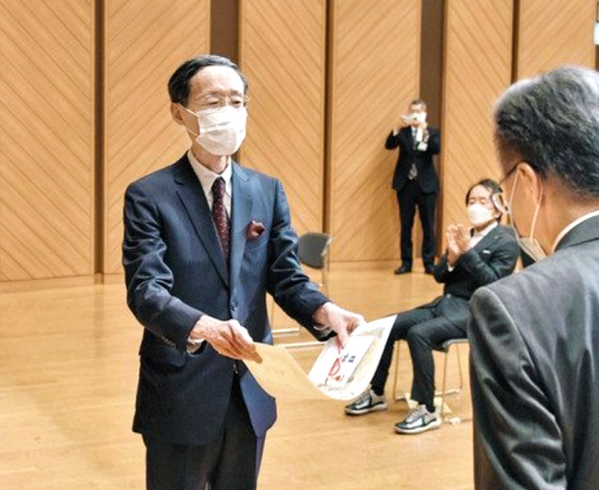 内木教授に県版ノーベル賞　　ふるさとの日で表彰式