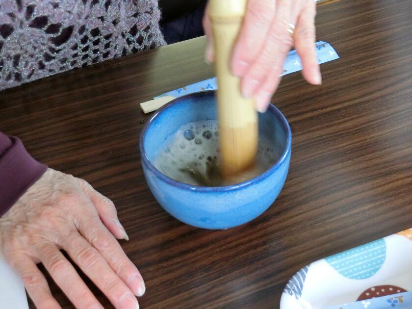 ぼてぼて茶のふるまい