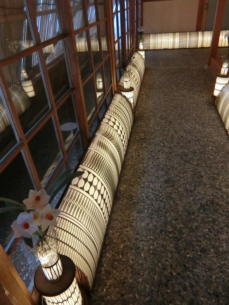 フォトスポット＊メガネアカリの小回廊