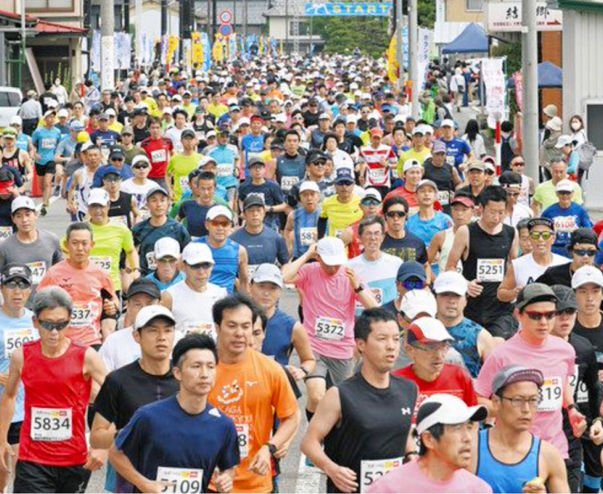 名水マラソン　熱気戻る　新緑の大野　2414人駆ける　４年ぶりにハーフ
