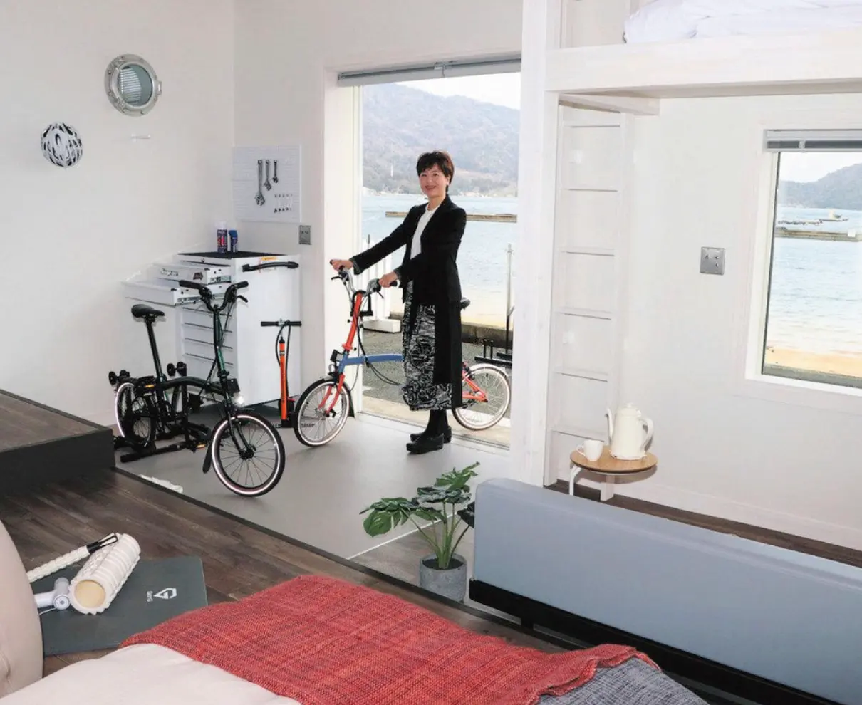 自転車持ち込みOK「輪の間」完成　敦賀の民宿、整備用に高級工具を完備