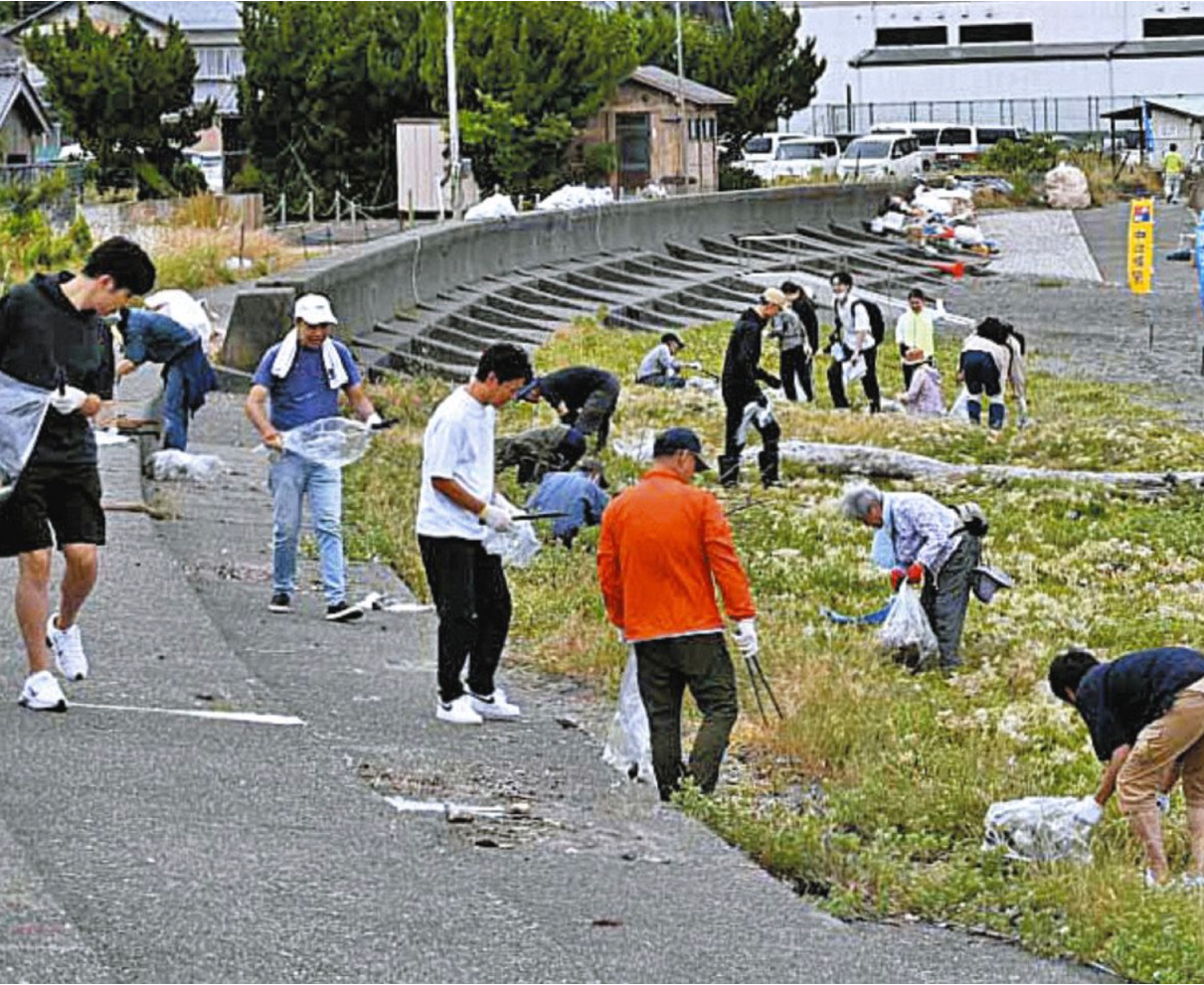 きれいな砂浜へ200人が汗　美浜で「クリーン・ザ・シー」清掃奉仕