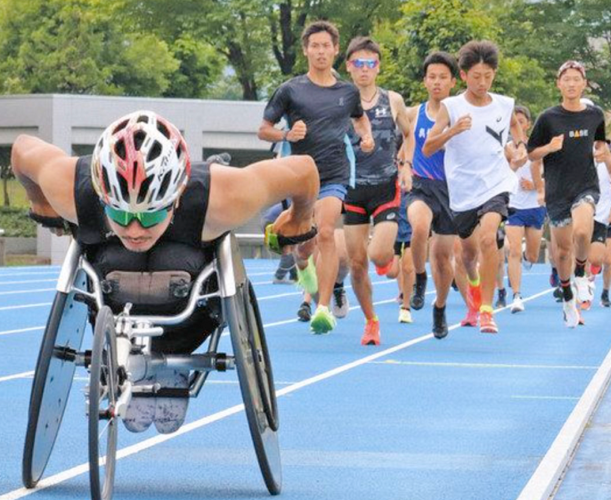 福井・大野出身の2人で目指すパラ五輪金メダル　陸上車いすの伊藤竜也選手が地元でイベント