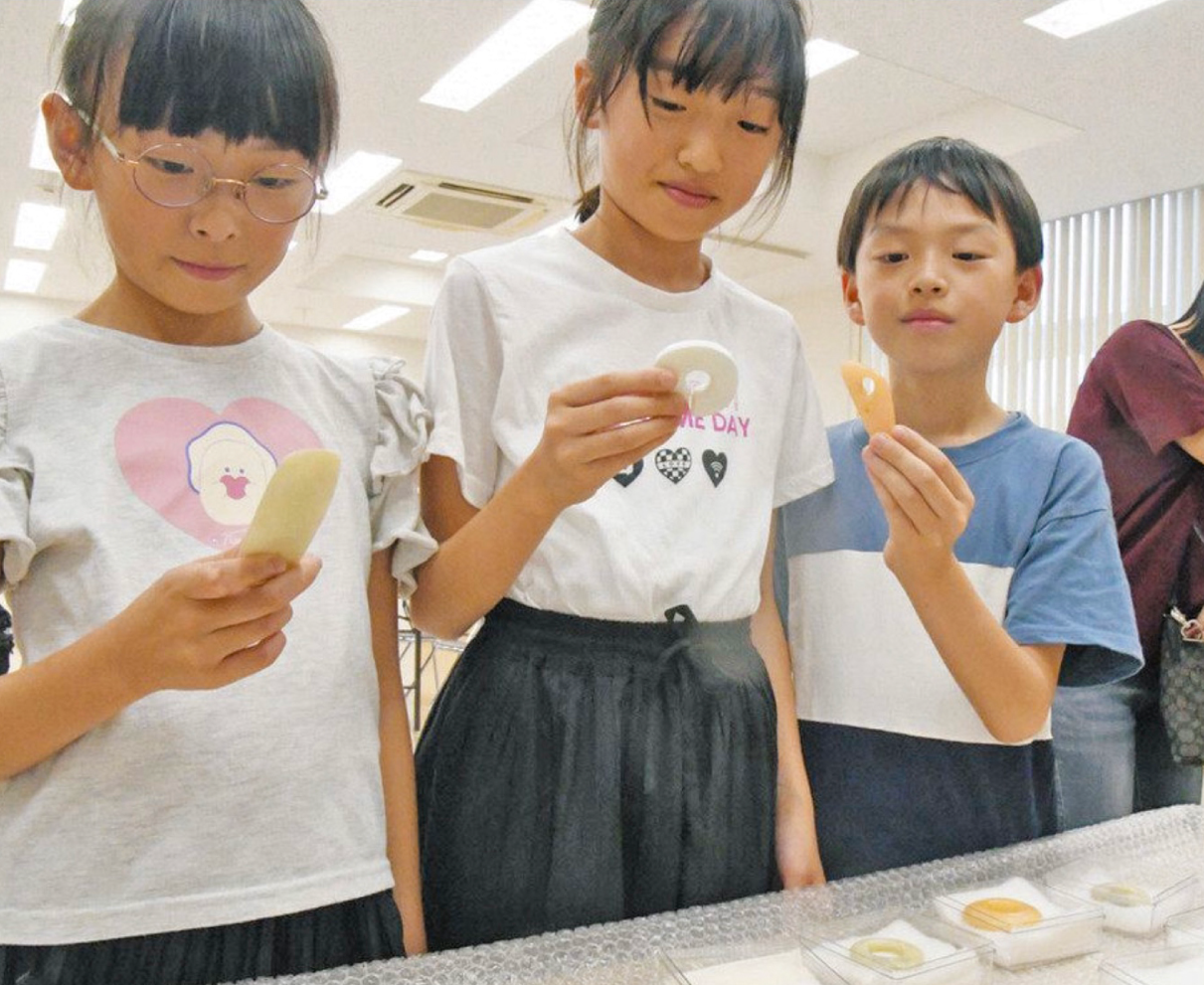 けつ状耳飾り　触れて　知って　あわらで出土の重文　レプリカに