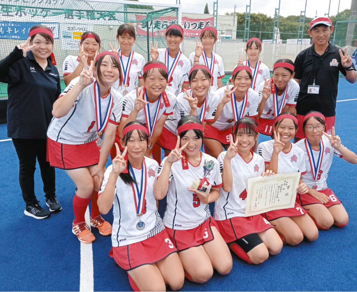 ホッケー女子朝日準優勝　　全日本中学生選手権大会